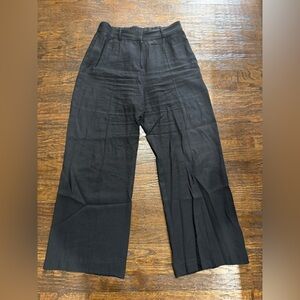 WAYF
High waist wide leg trouser pant
Size 14